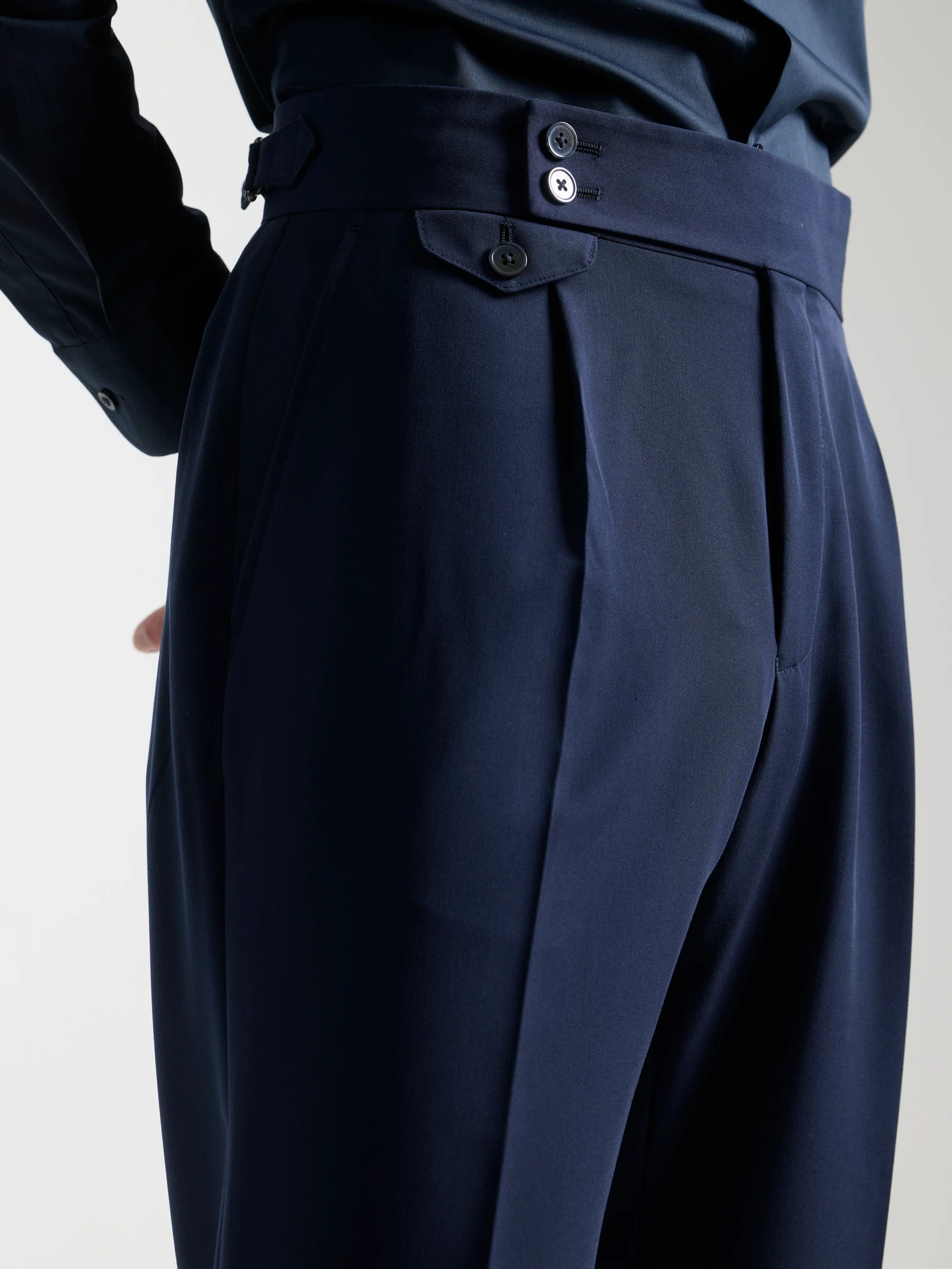 PANTALON ALTO TRAVEL MARINO - Image 3