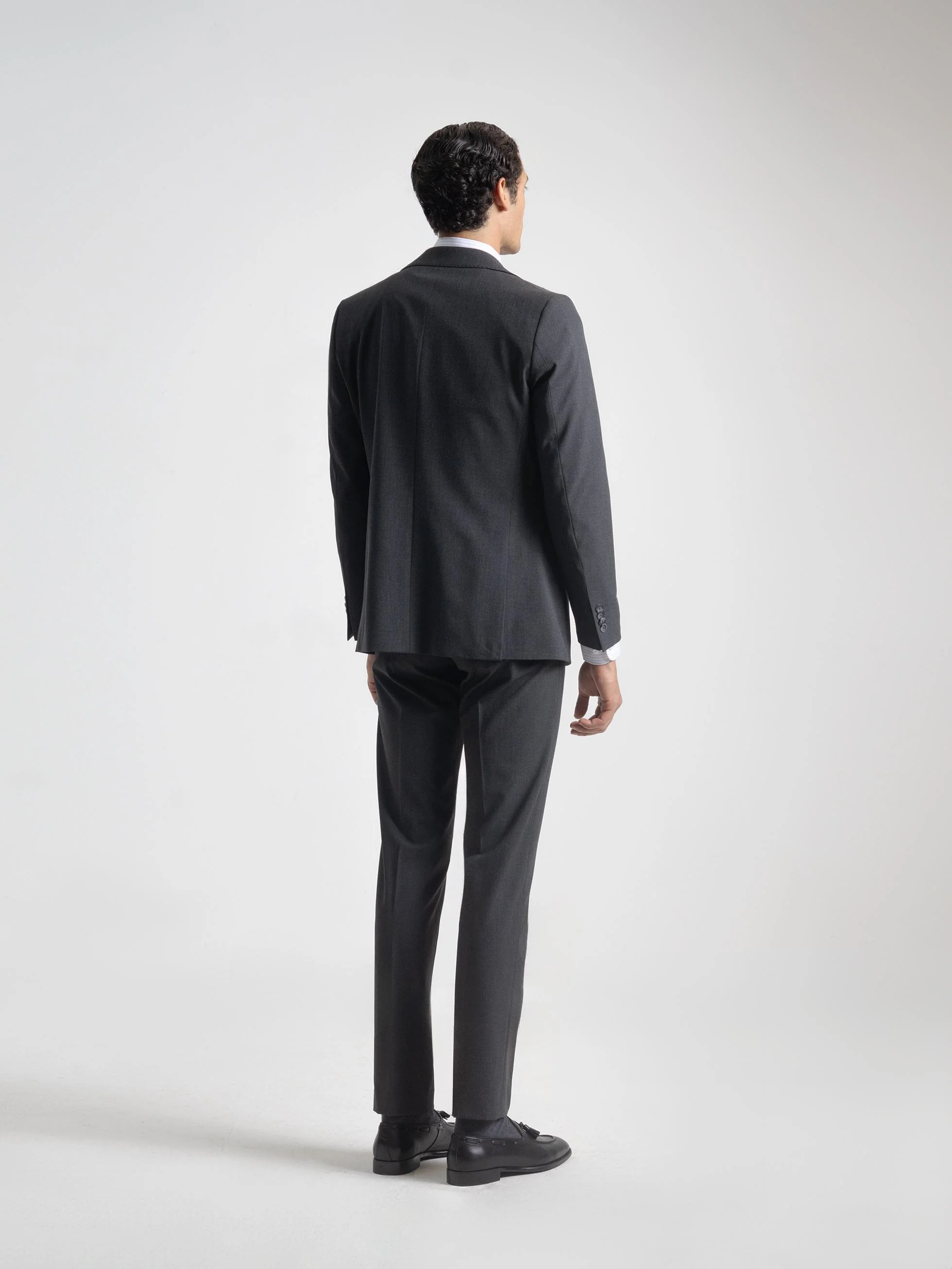 TRAJE TRES PIEZAS GRIS OSCURO - Image 4