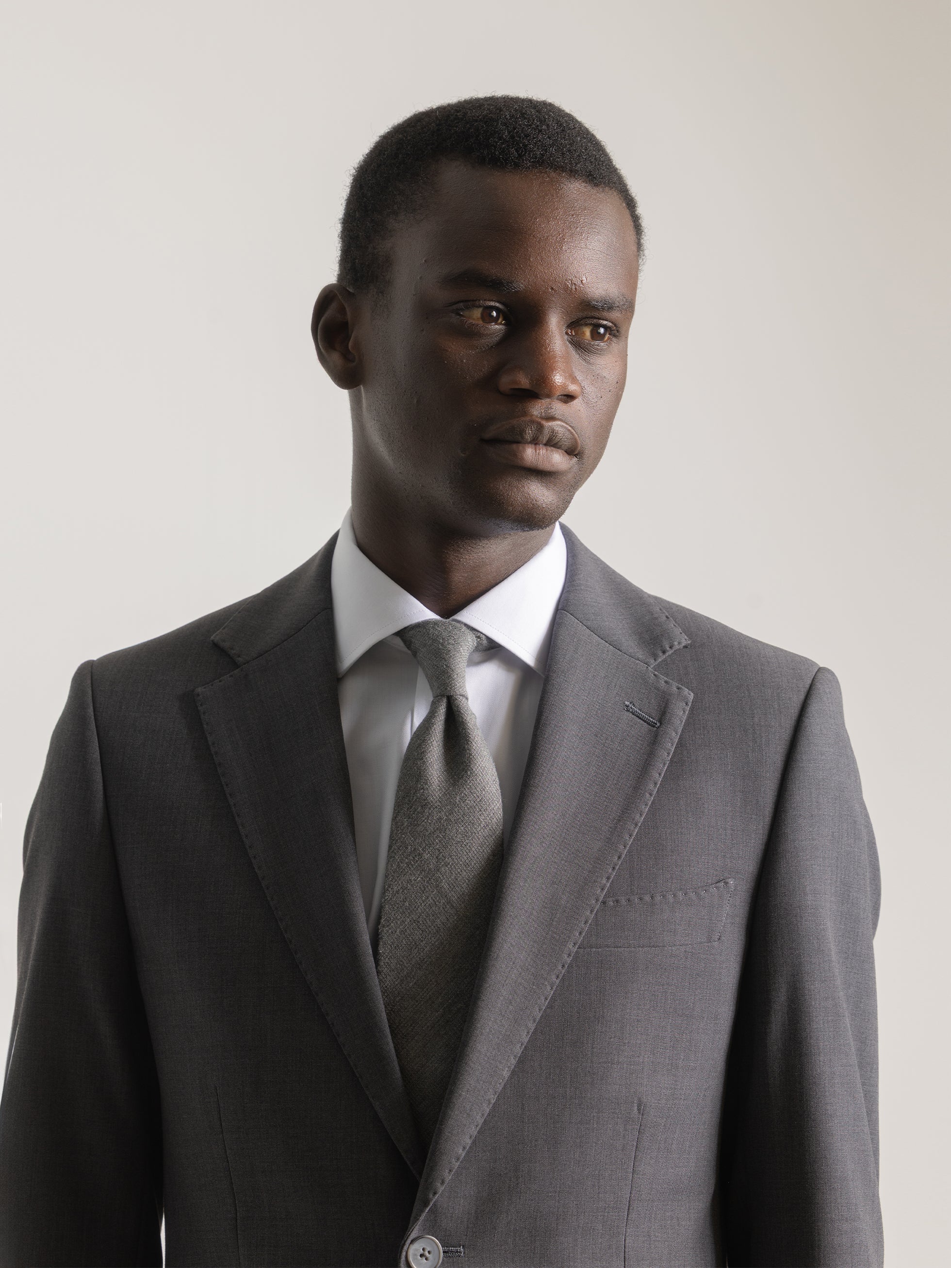 TRAJE ESTRUCTURA GRIS - Image 2