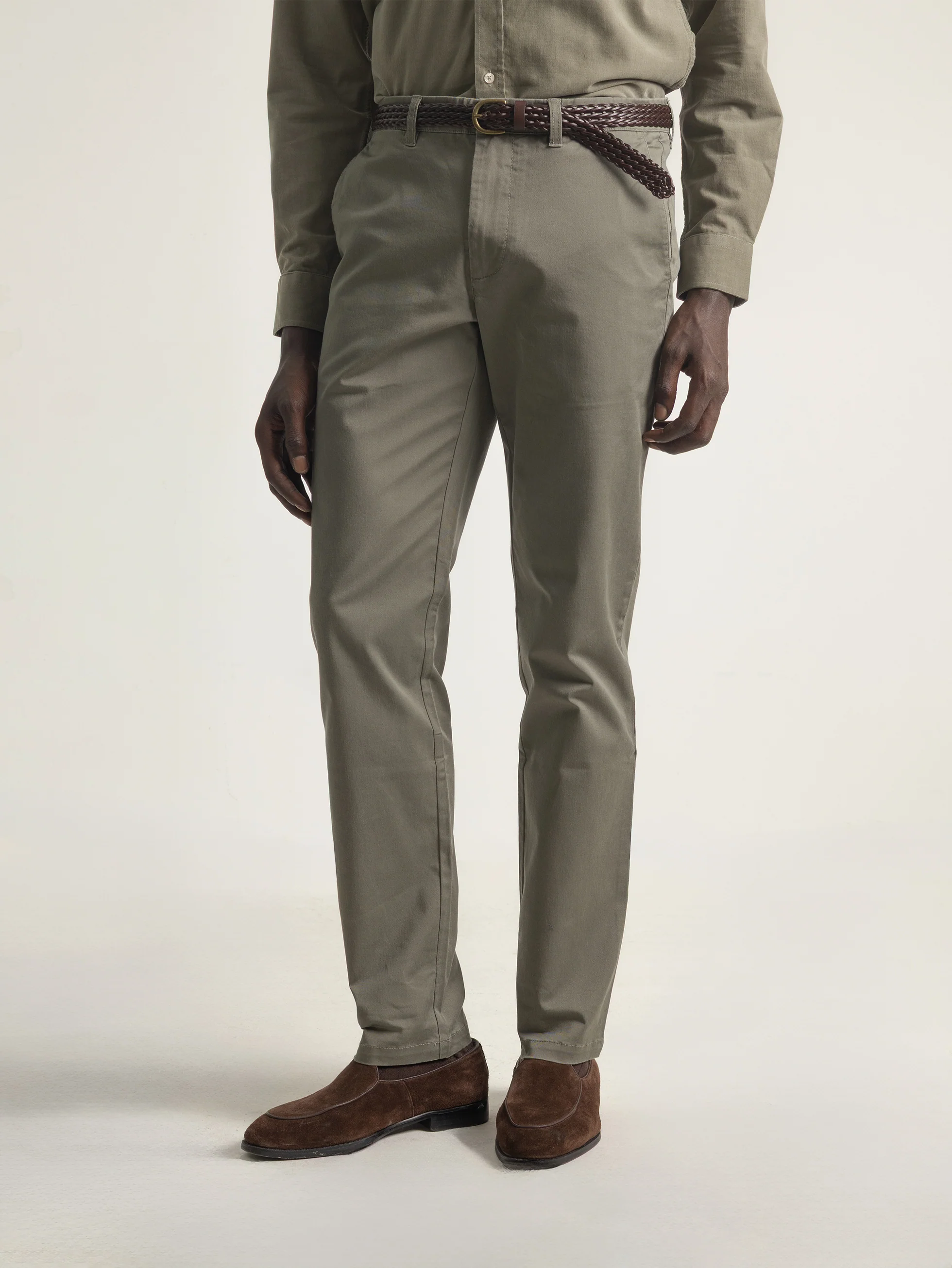 PANTALÓN CHINO VERDE MUSGO - Image 3