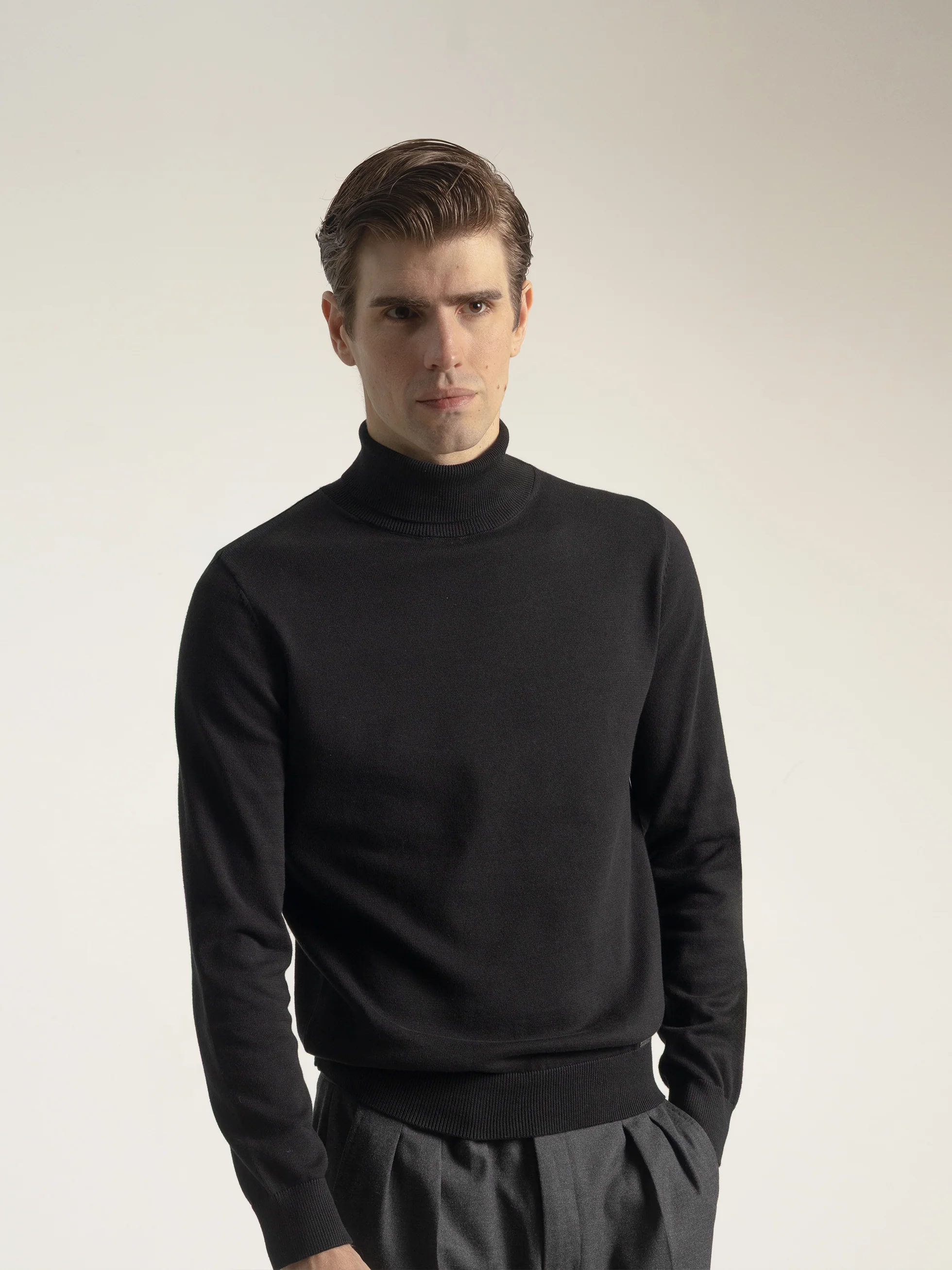 JERSEY CUELLO ALTO NEGRO - Image 3