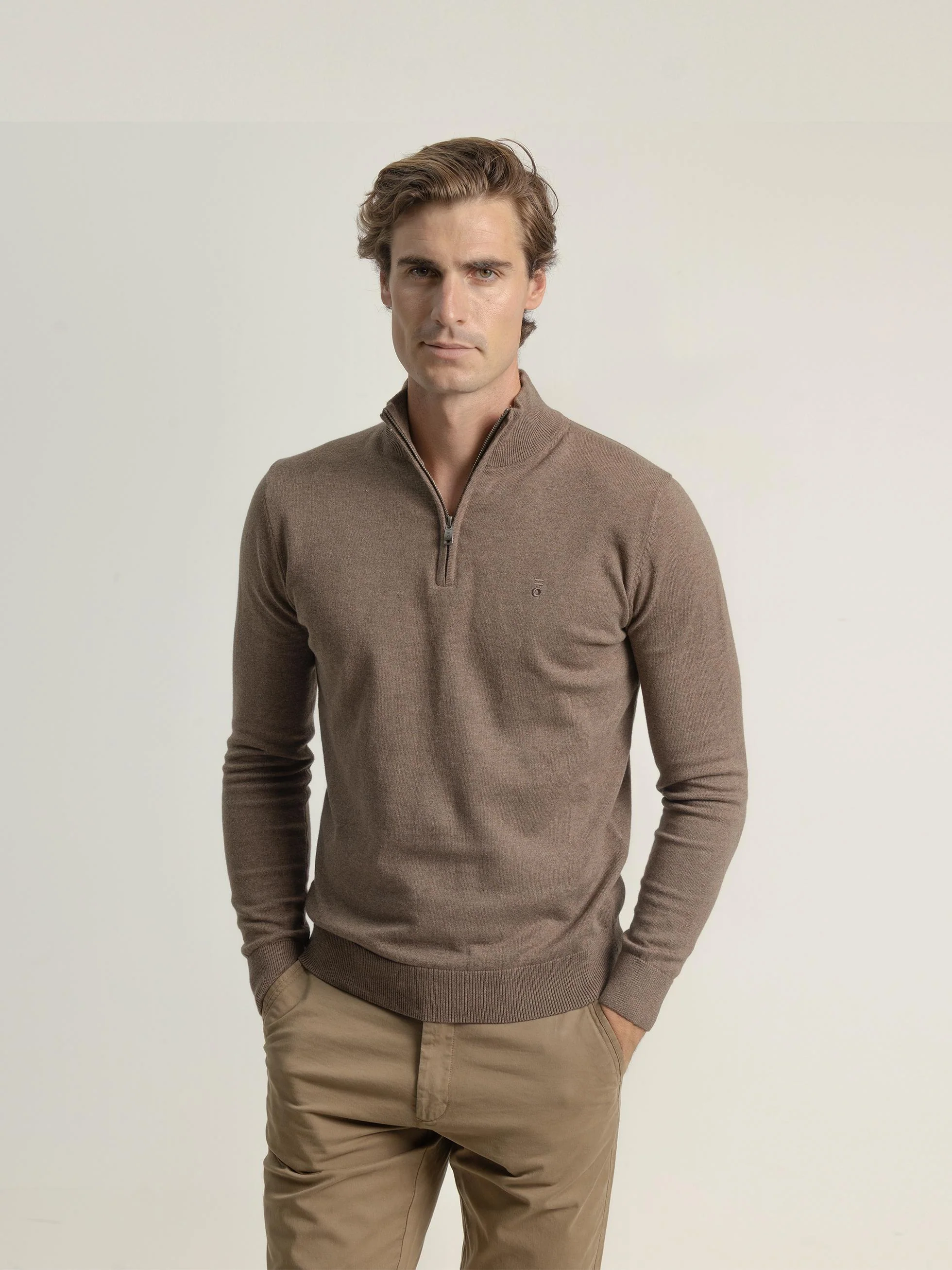 JERSEY CUELLO MOCK CREMALLERA TIERRA