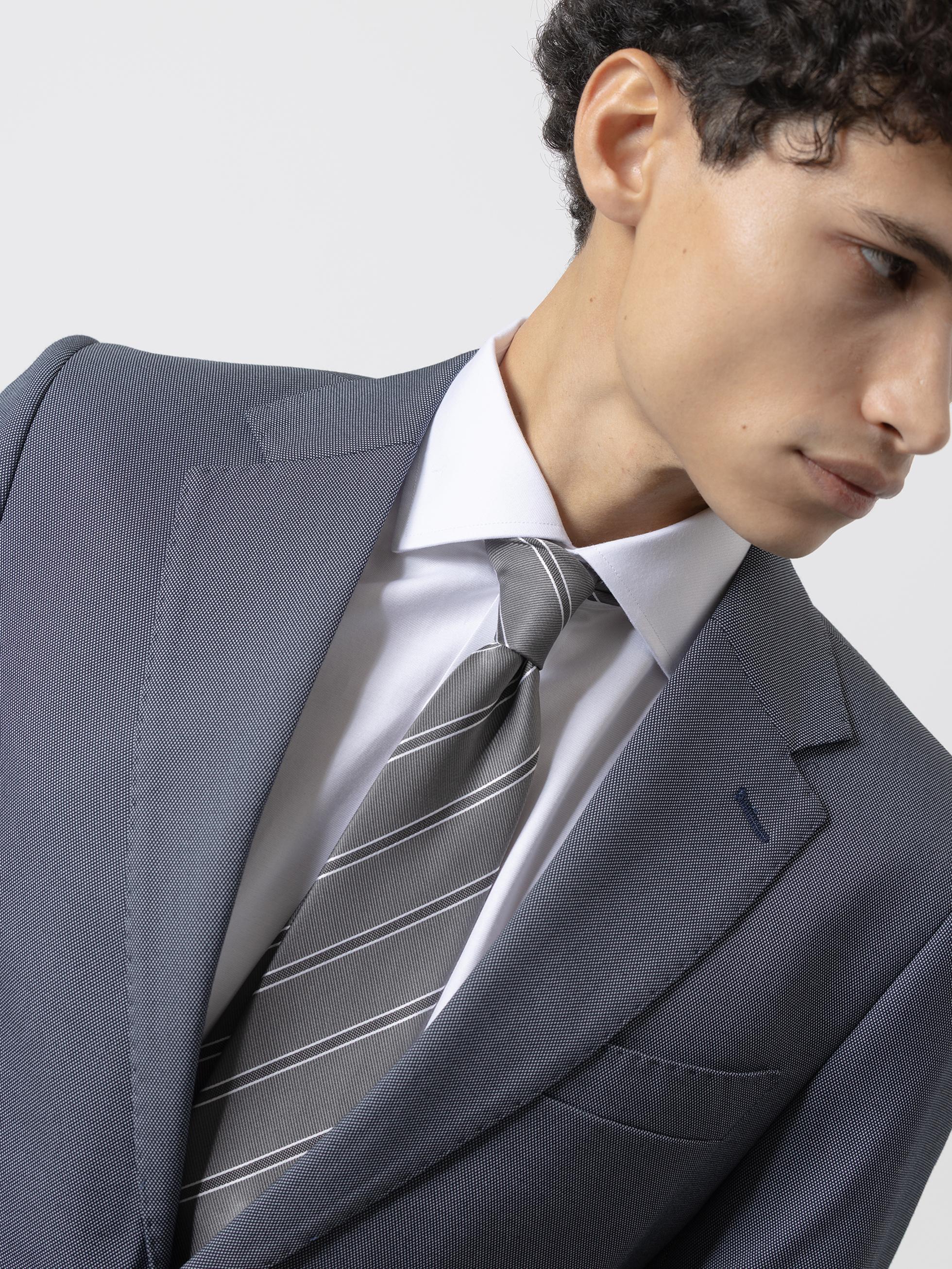 TRAJE ESTRUCTURA GRISÁCEO - Image 3